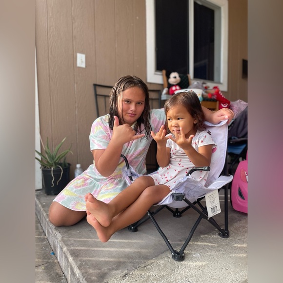 Aloha! Im your new POSH friend Bernadette, but YOU can call me BeHawaii๐ค๐๐ - Picture 17 of 17